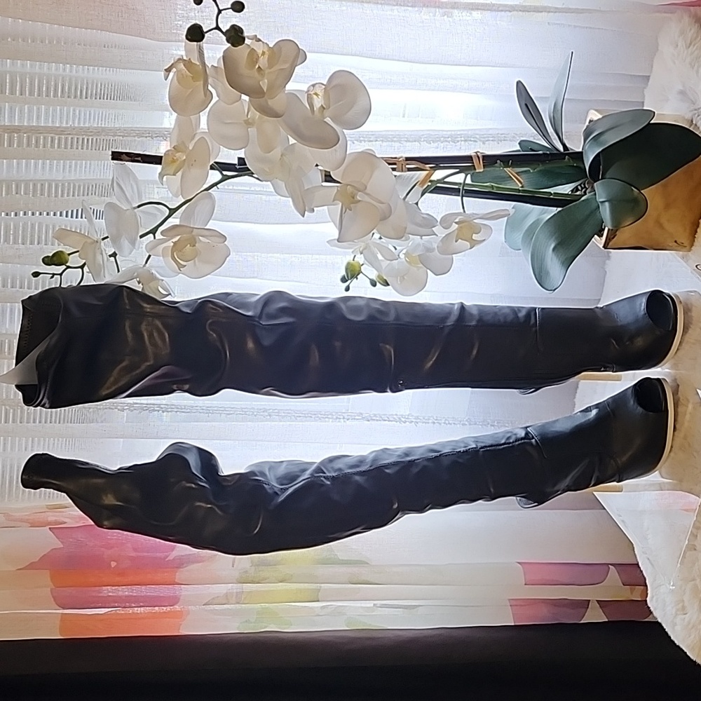 Over the knee boots - Picture 1 of 6
